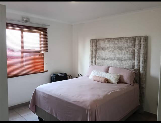 3 BEDROOM TOWNHOUSE FOR SALE IN ALBERTSDAL